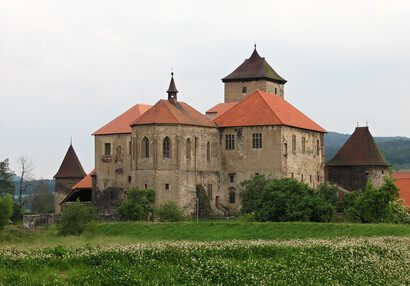 Vodní hrad Švihov - Galerie - Ke kapli