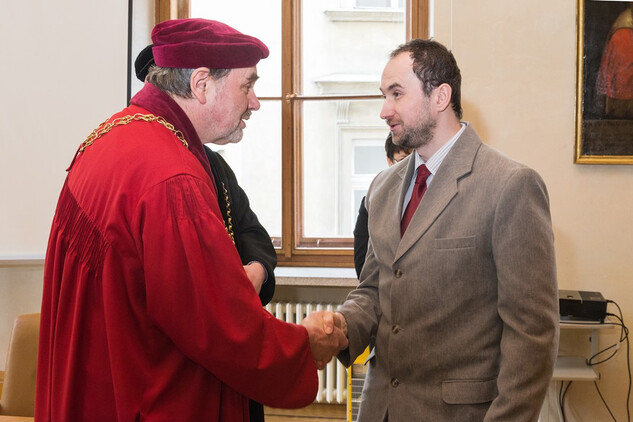 Kurz Dějiny umění, předávání diplomů absolventům v Karolinu, 2016.